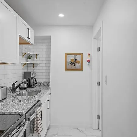 Shadyside, Central !4 Stylish And Central Studio With Free Parking Pittsburgh Exterior photo